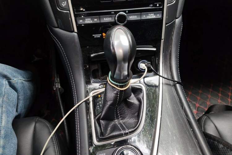 Used Infiniti Q50L 2016 2.0T Comfort Edition Gear Lever