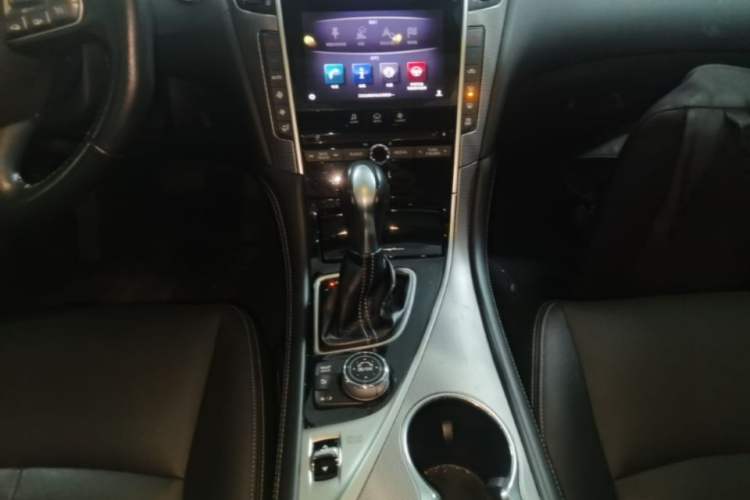 Used Infiniti Q50L 2016 2.0T Enjoyment Edition Gear Lever