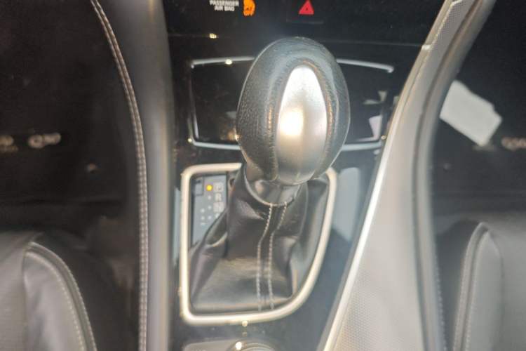Used Infiniti Q50L 2016 2.0T Enjoyment Edition Gear Lever