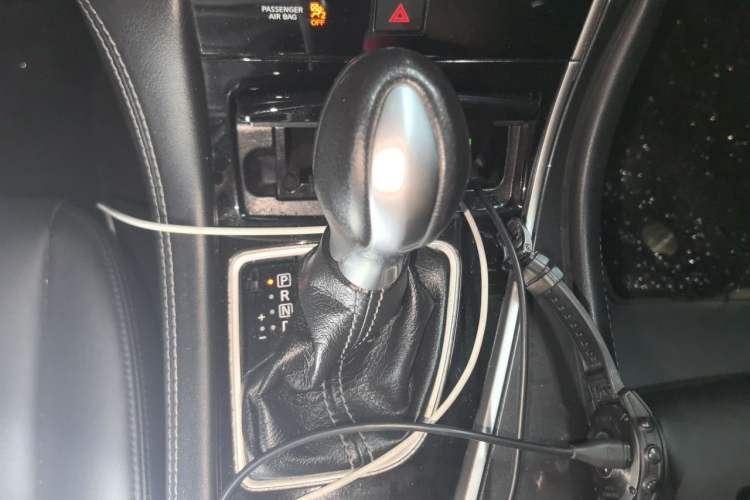 Used Infiniti Q50L 2016 2.0T Comfort Edition Gear Lever