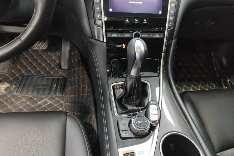 Used Infiniti Q50L 2016 2.0T Comfort Edition Gear Lever