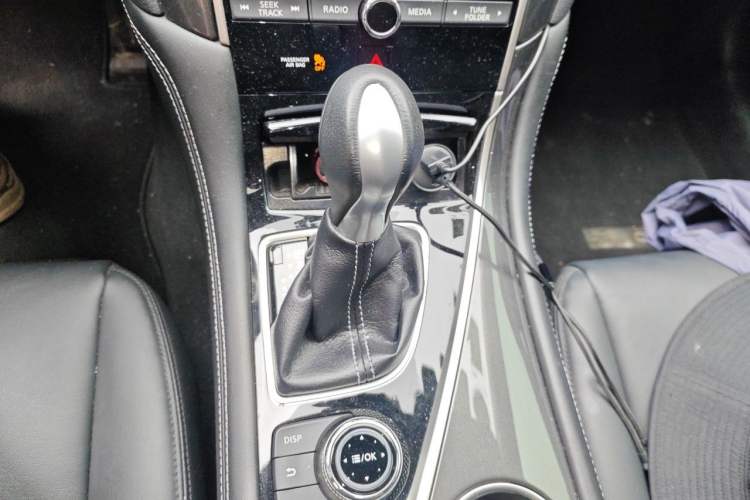 Used Infiniti Q50L 2016 2.0T Comfort Edition Gear Lever