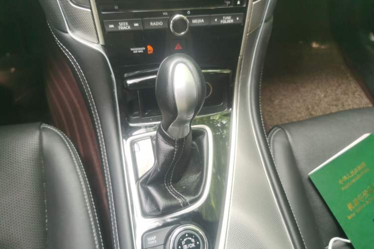 Used Infiniti Q50L 2016 2.0T Enjoyment Edition Gear Lever