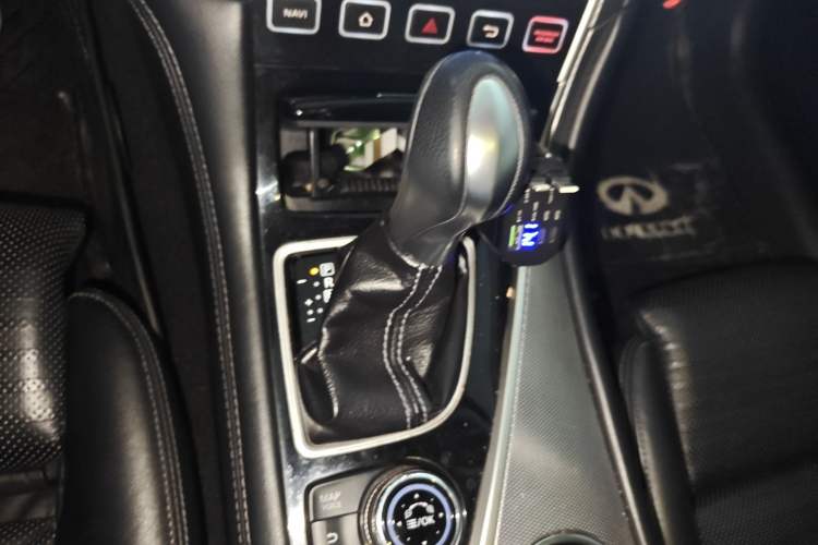 Used Infiniti Q50L 2016 2.0T Elite Sport Edition Gear Lever