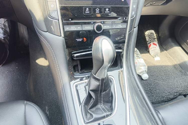 Used Infiniti Q50L 2016 2.0T Comfort Edition Gear Lever