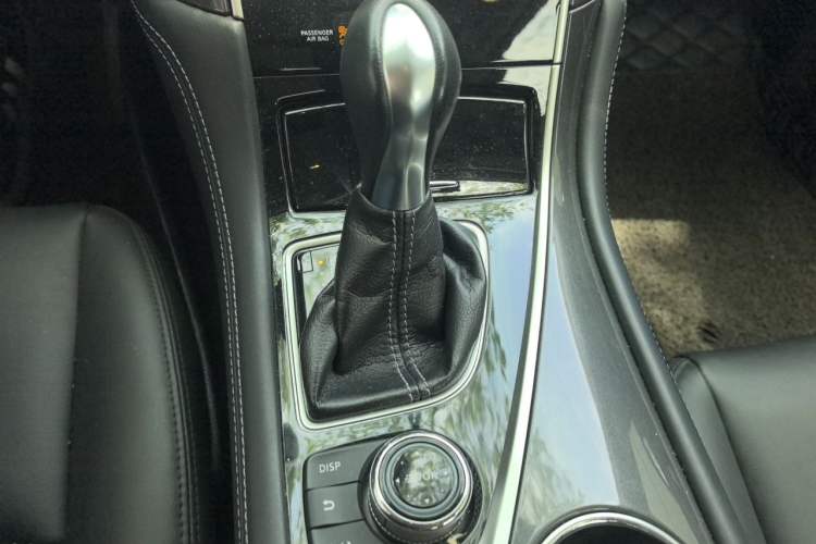 Used Infiniti Q50L 2016 2.0T Comfort Edition Gear Lever