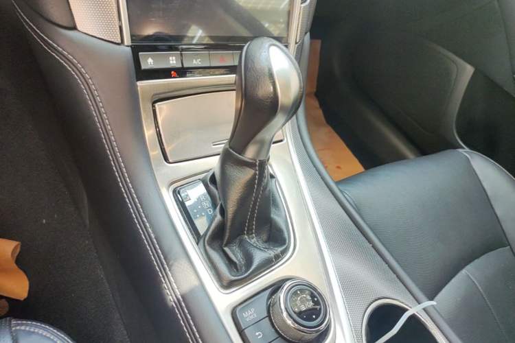 Used Infiniti Q50L 2016 2.0T Enjoyment Edition Gear Lever