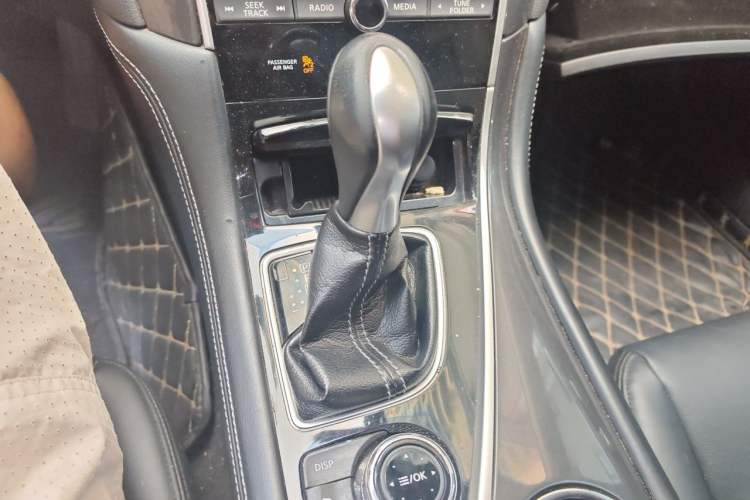 Used Infiniti Q50L 2016 2.0T Comfort Edition Gear Lever