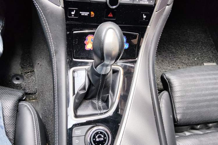 Used Infiniti Q50L 2016 2.0T Elite Sport Edition Gear Lever