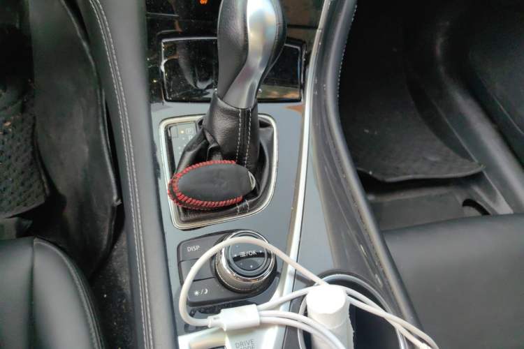 Used Infiniti Q50L 2016 2.0T Comfort Edition Gear Lever