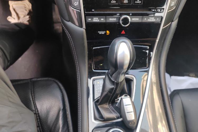 Used Infiniti Q50L 2016 2.0T Comfort Edition Gear Lever