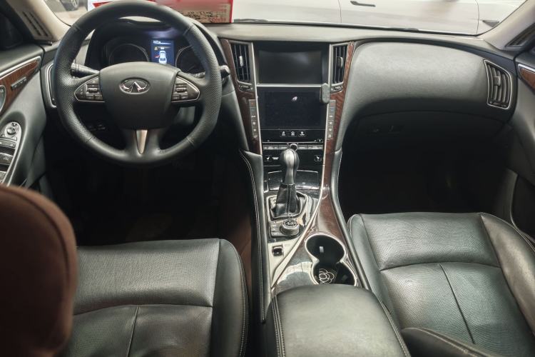 Used Infiniti Q50L 2016 2.0T Luxury Edition Interior 1