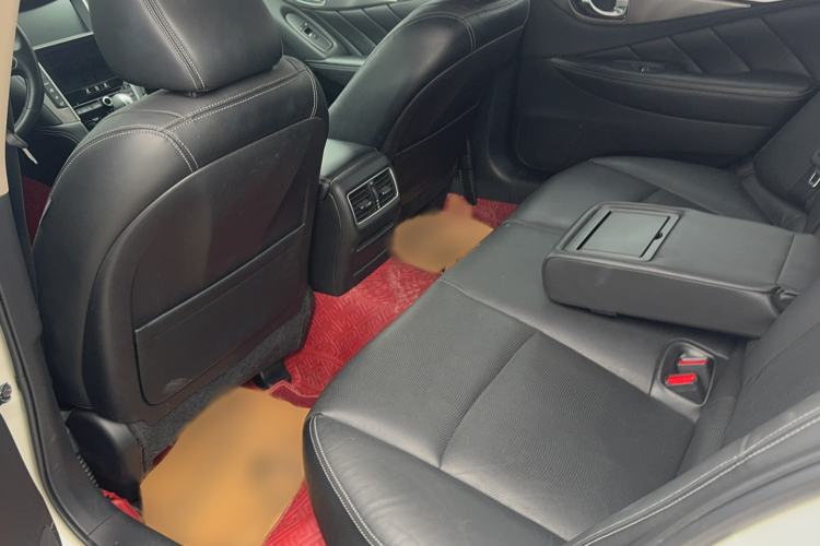 Used Infiniti Q50L 2016 2.0T Enjoyment Edition Interior 2