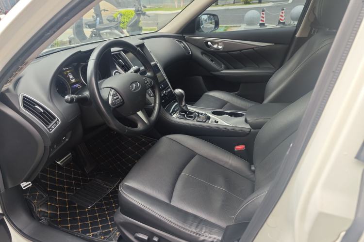 Used Infiniti Q50L 2016 2.0T Enjoyment Edition Interior 2