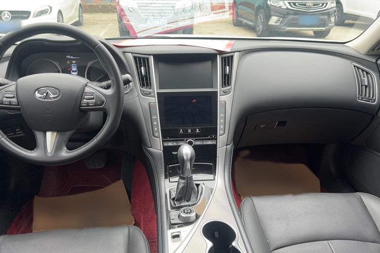 Used Infiniti Q50L 2016 2.0T Enjoyment Edition Interior 3