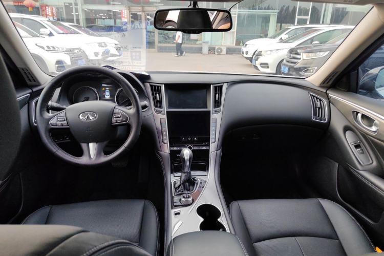 Used Infiniti Q50L 2016 2.0T Enjoyment Edition Interior 3