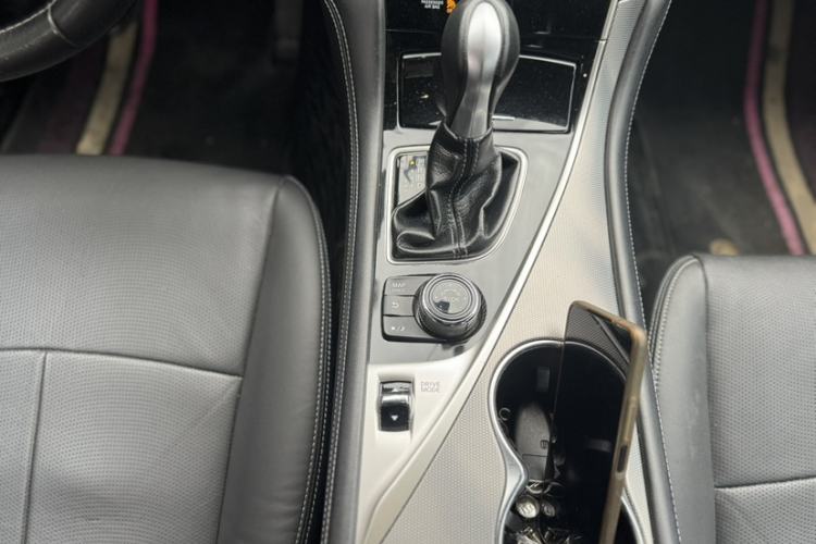 Used Infiniti Q50L 2016 2.0T Enjoyment Edition Interior 4