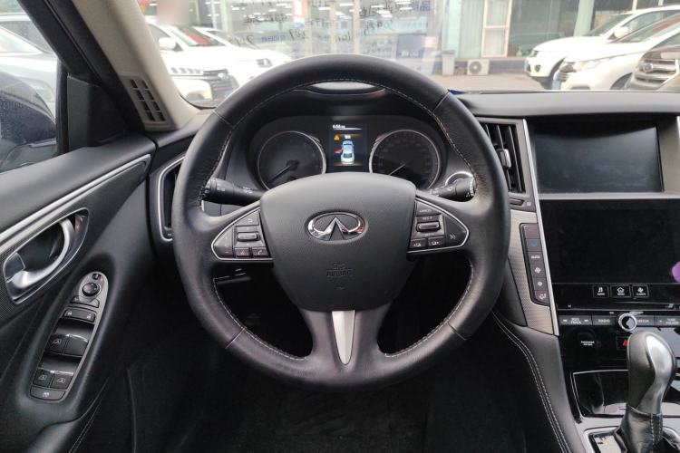 Used Infiniti Q50L 2016 2.0T Enjoyment Edition Interior 4