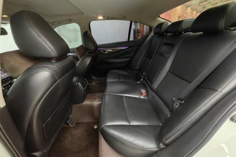 Used Infiniti Q50L 2016 2.0T Luxury Edition Interior 6