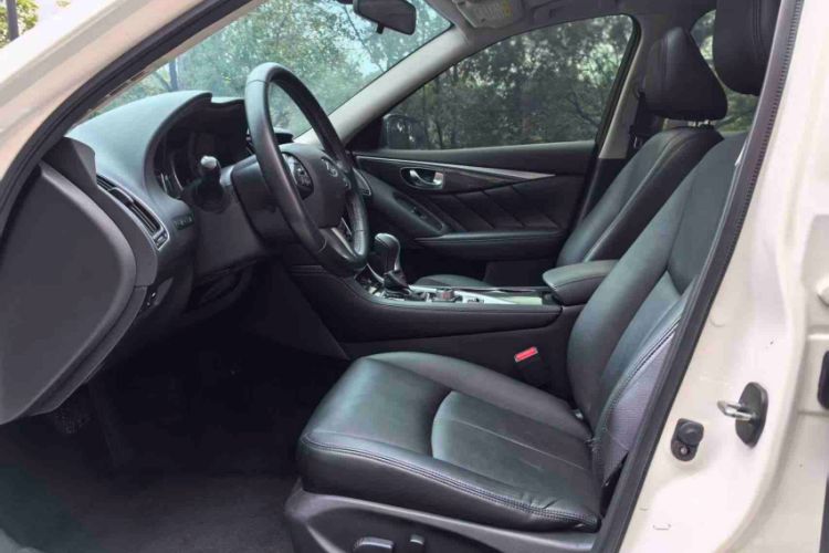 Used Infiniti Q50L 2016 2.0T Comfort Edition Interior 6