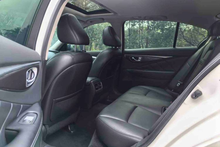 Used Infiniti Q50L 2016 2.0T Comfort Edition Interior 7