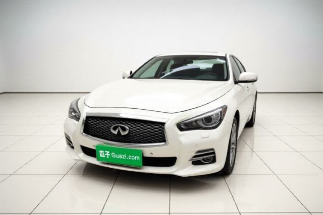Ojetý Infiniti Q50L 2016 2.0T Enjoyment Edition