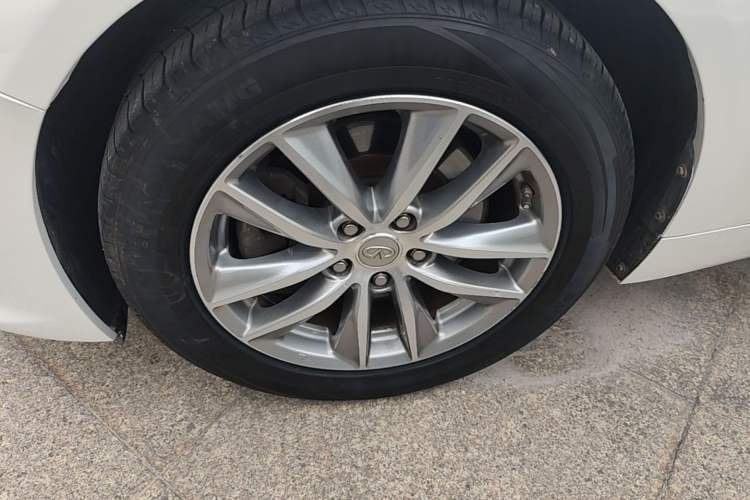 Used Infiniti Q50L 2016 2.0T Enjoyment Edition Left Front Wheel Hub