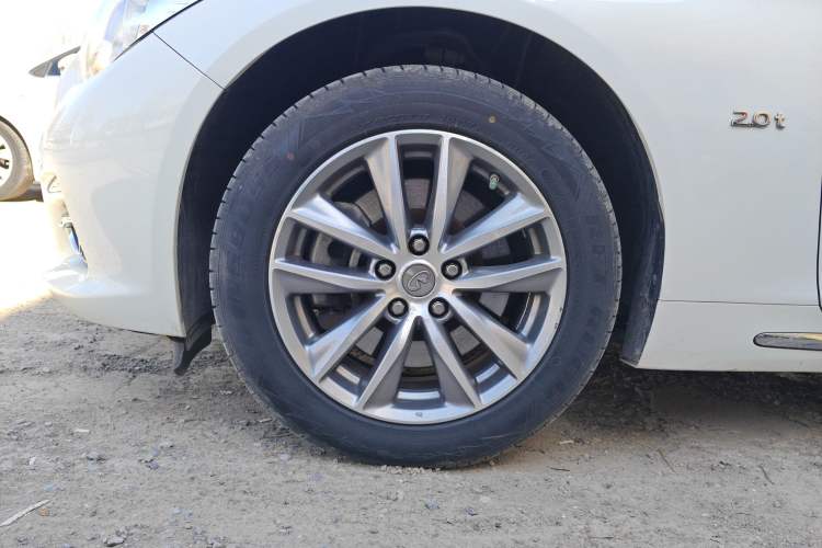 Used Infiniti Q50L 2016 2.0T Comfort Edition Left Front Wheel Hub