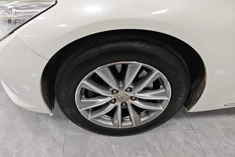 Used Infiniti Q50L 2016 2.0T Comfort Edition Left Front Wheel Hub