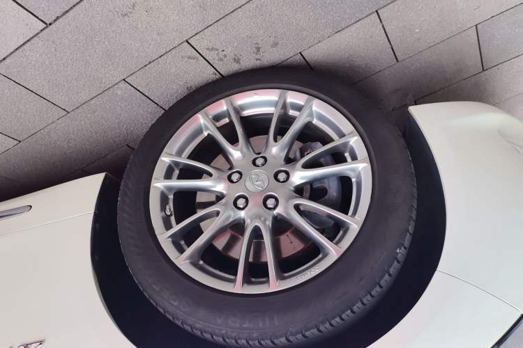 Used Infiniti Q50L 2016 2.0T Ambition Edition Left Front Wheel Hub