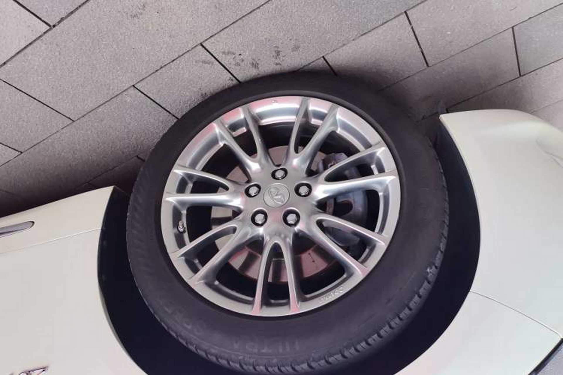 Used Infiniti Q50L 2016 2.0T Ambition Edition Left Front Wheel Hub