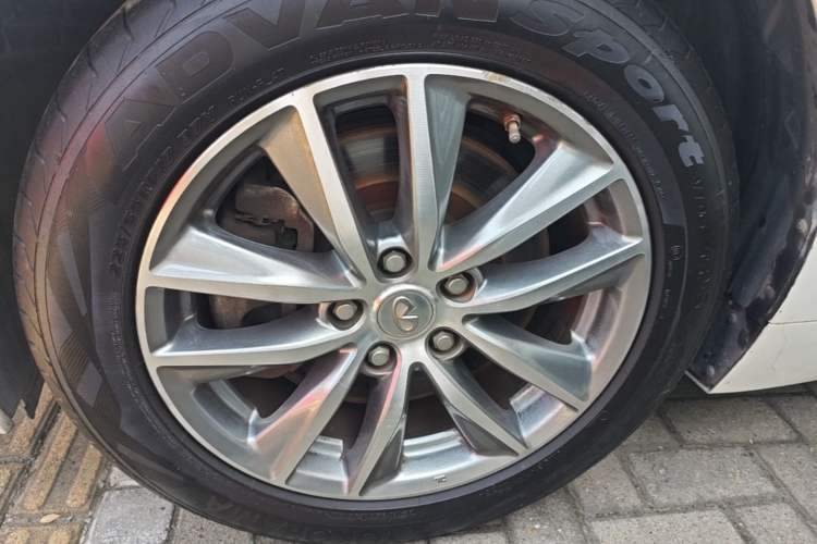 Used Infiniti Q50L 2016 2.0T Enjoyment Edition Left Front Wheel Hub