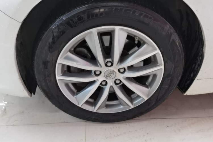 Used Infiniti Q50L 2016 2.0T Enjoyment Edition Left Front Wheel Hub