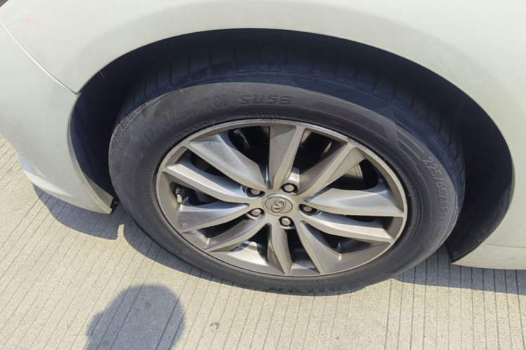 Used Infiniti Q50L 2016 2.0T Comfort Edition Left Front Wheel Hub