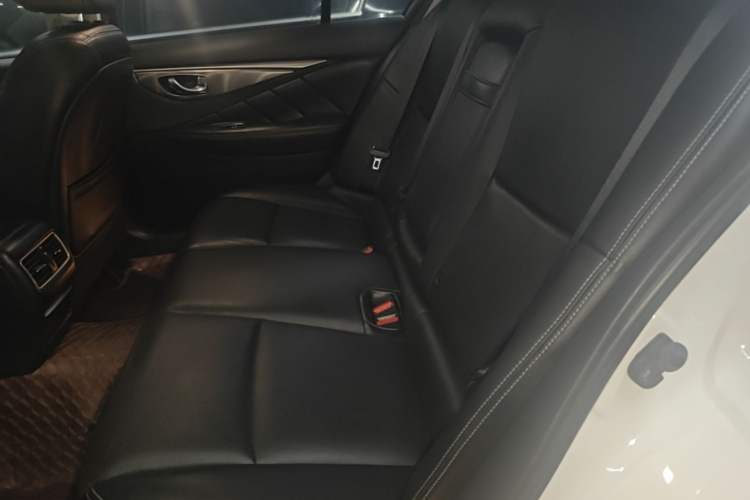 Used Infiniti Q50L 2016 2.0T Ambition Edition Left Rear Seat
