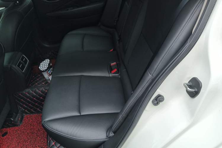 Used Infiniti Q50L 2016 2.0T Ambition Edition Left Rear Seat