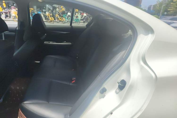 Used Infiniti Q50L 2016 2.0T Comfort Edition Left Rear Seat