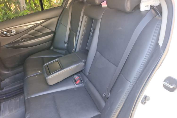 Used Infiniti Q50L 2016 2.0T Comfort Edition Left Rear Seat