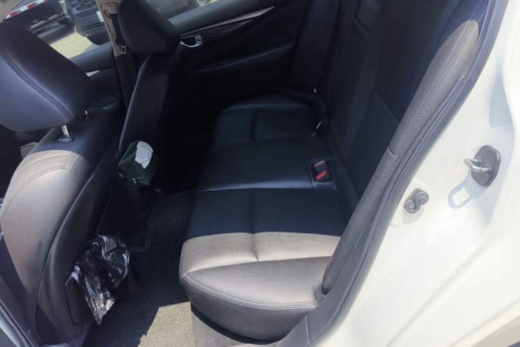 Used Infiniti Q50L 2016 2.0T Comfort Edition Left Rear Seat