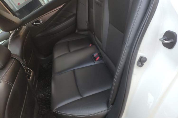 Used Infiniti Q50L 2016 2.0T Ambition Edition Left Rear Seat