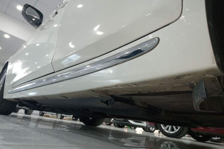 Used Infiniti Q50L 2016 2.0T Enjoyment Edition Left Side Sill