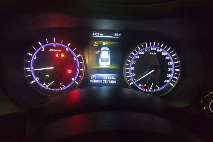 Used Infiniti Q50L 2016 2.0T Ambition Edition Odometer Close Up