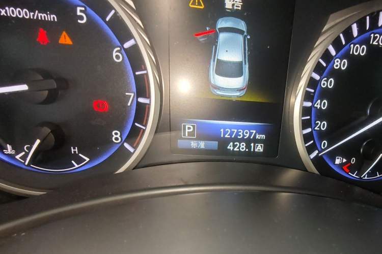 Used Infiniti Q50L 2016 2.0T Enjoyment Edition Odometer Close Up