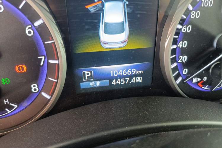 Used Infiniti Q50L 2016 2.0T Enjoyment Edition Odometer Close Up