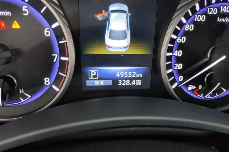 Used Infiniti Q50L 2016 2.0T Ambition Edition Odometer Close Up