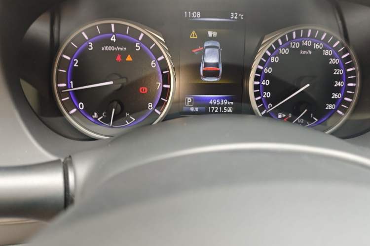 Used Infiniti Q50L 2016 2.0T Comfort Edition Odometer Close Up