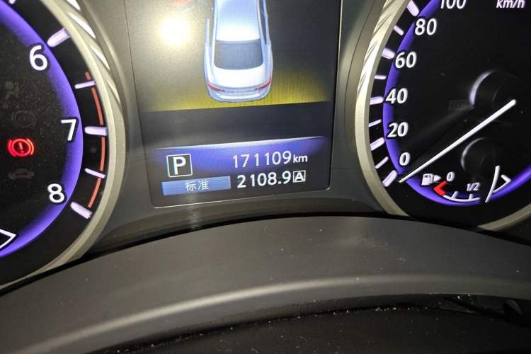 Used Infiniti Q50L 2016 2.0T Ambition Edition Odometer Close Up