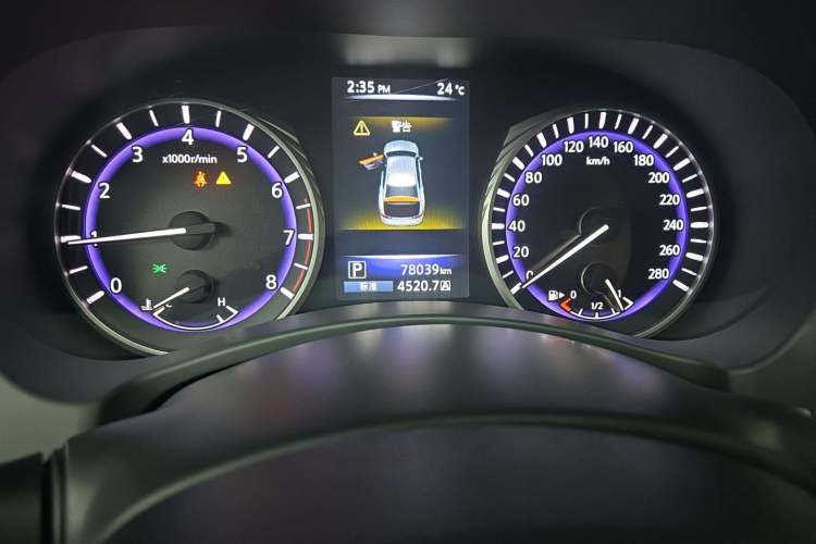 Used Infiniti Q50L 2016 2.0T Enjoyment Edition Odometer Close Up