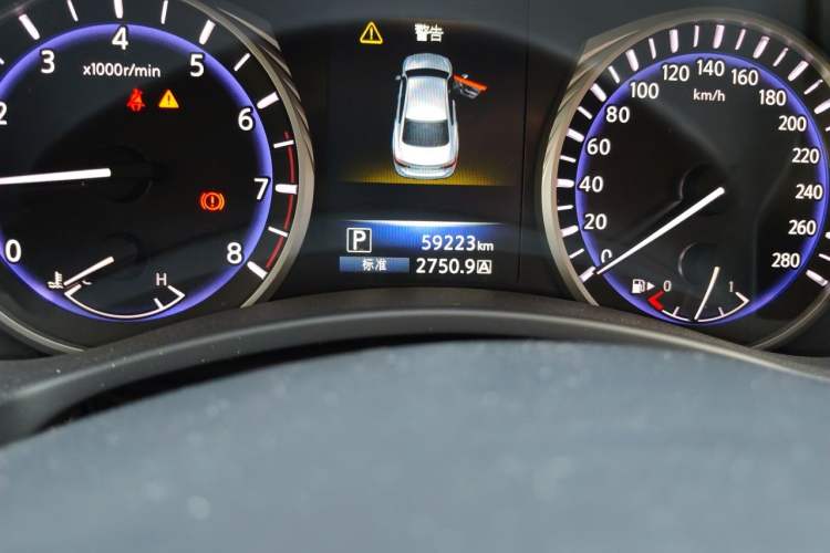 Used Infiniti Q50L 2016 2.0T Comfort Edition Odometer Close Up