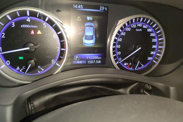Used Infiniti Q50L 2016 2.0T Enjoyment Edition Odometer Close Up